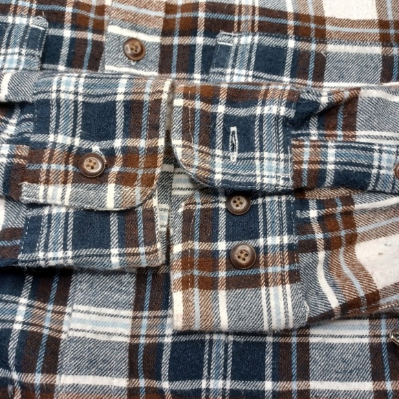 Men's beautiful tan plaid shirt. Size small. - Picture 13 of 14